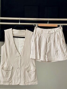 dip White and Brown Striped Top & Shorts Set size XS